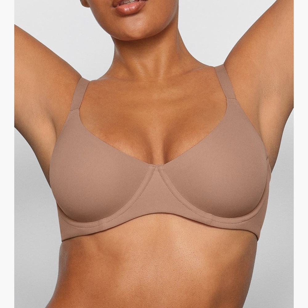 SKIMS Fits Everybody Unlined
Demi Bra - SIENNA